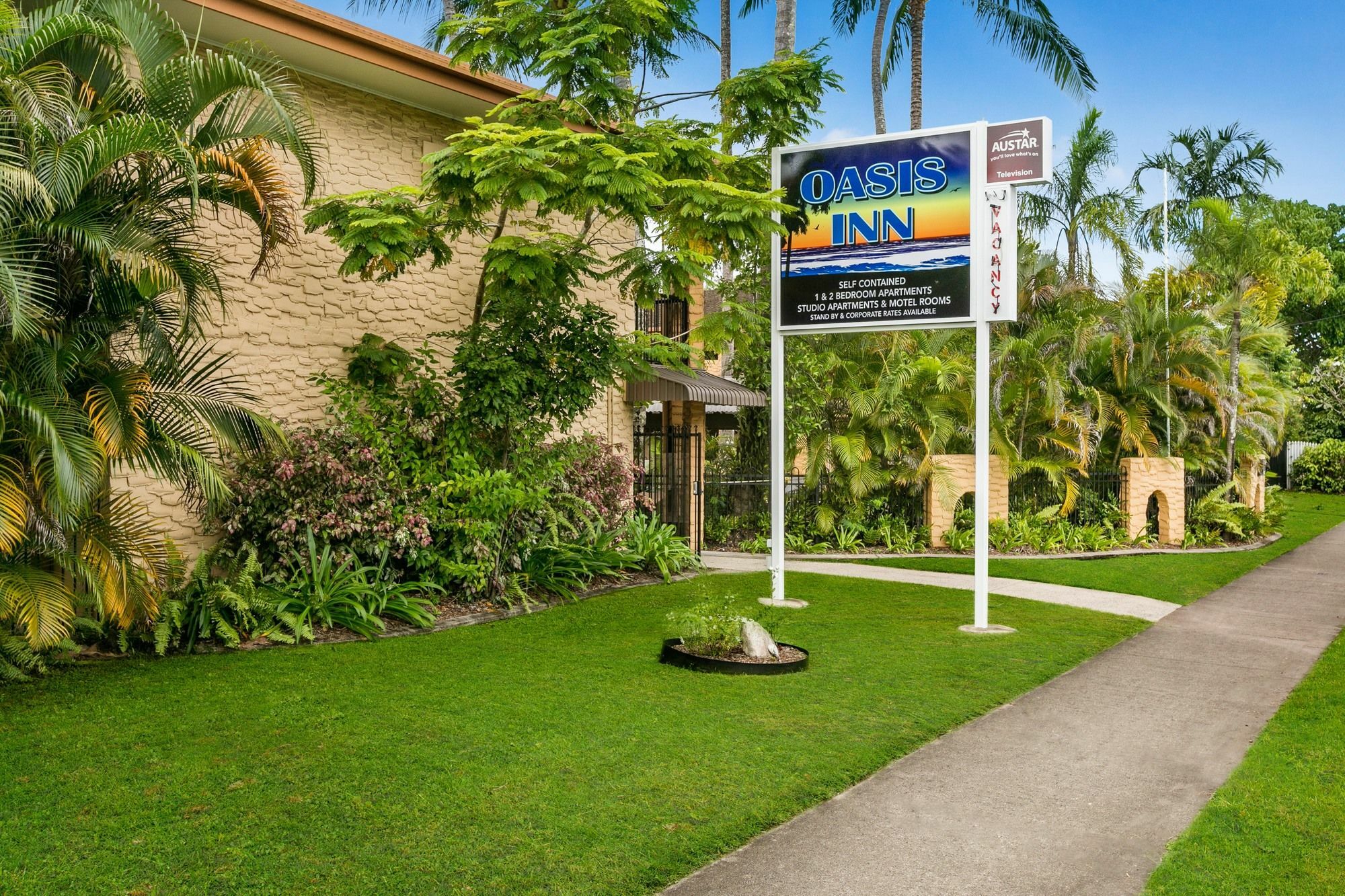 Oasis Inn Apartments Cairns Exterior foto